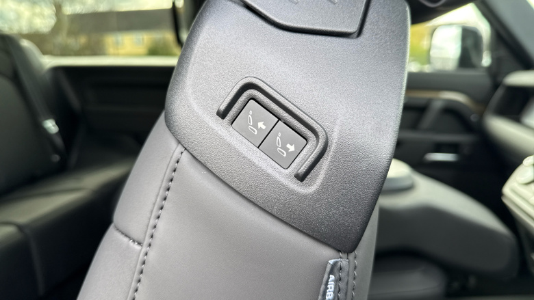 Land Rover Defender 3.0 D250 X-Dynamic SE 90 3dr Auto [6 Seat] Diesel Estate